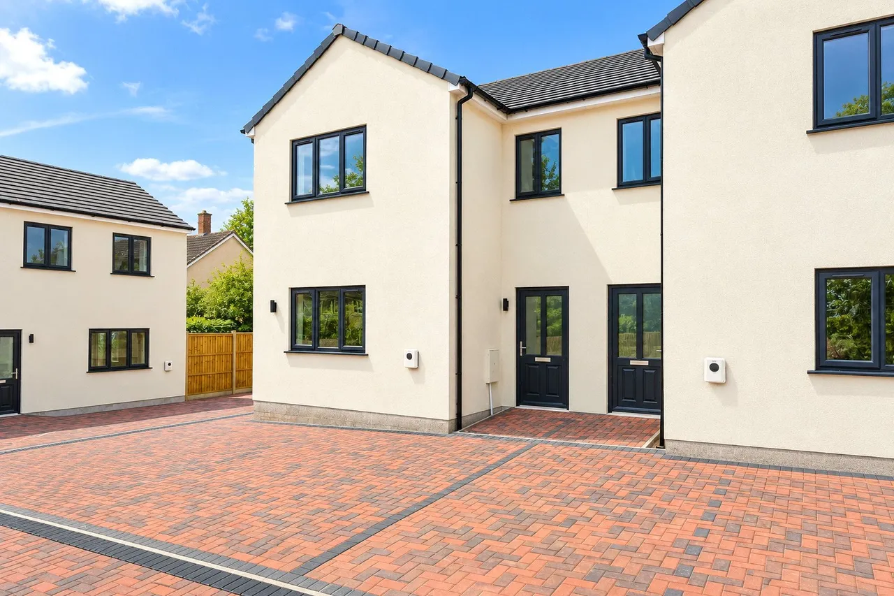 Earlstone Court, Bristol, BS30 8HQ, photo 2