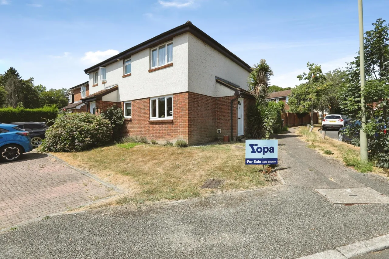 1 bed house for sale, Markham Road, Dorking, RH5