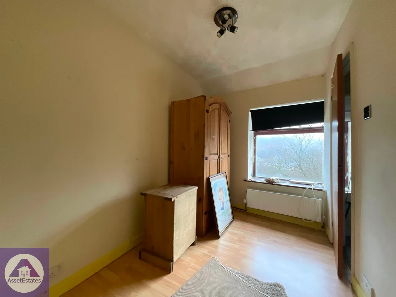 Rhiw Parc Road, Abertillery, photo 10