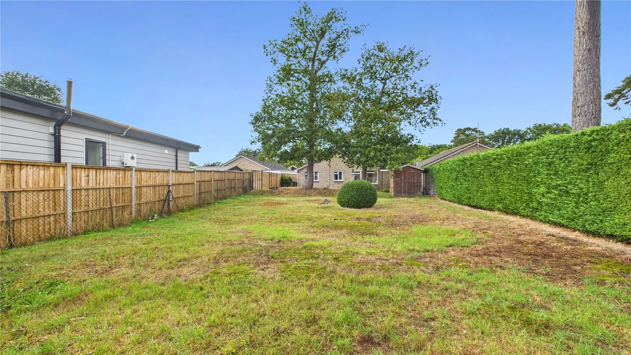 Claydon Road, Horsell, GU21, photo 13