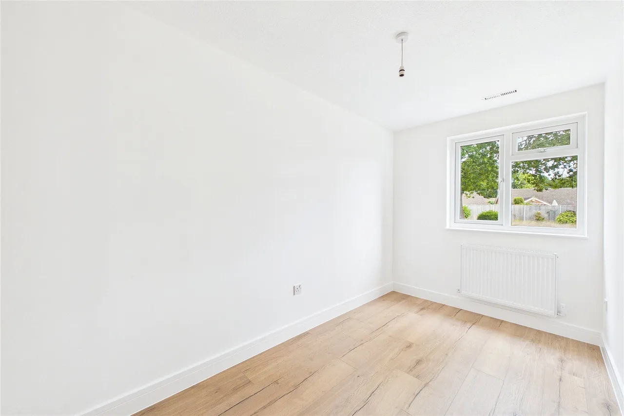 Claydon Road, Horsell, GU21, photo 9