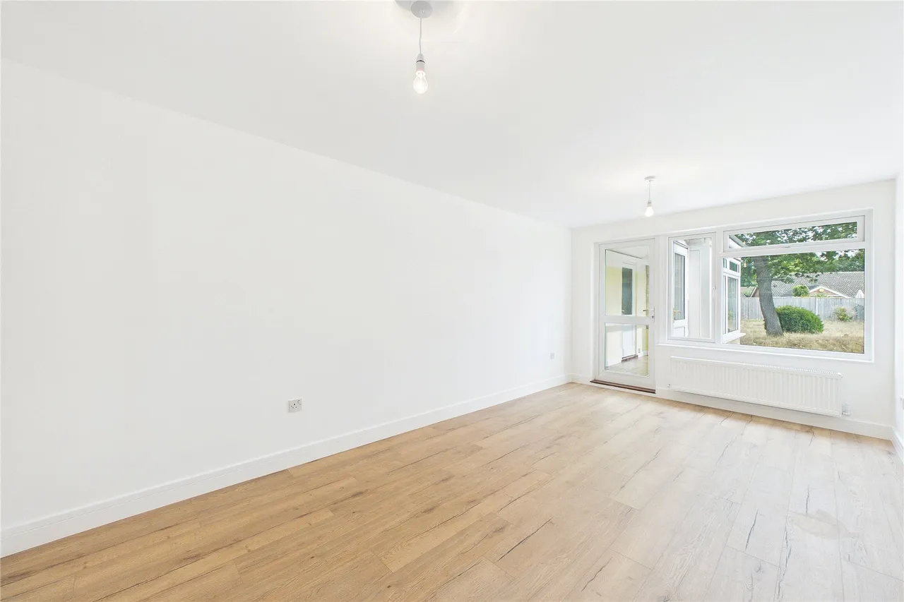 Claydon Road, Horsell, GU21, photo 3