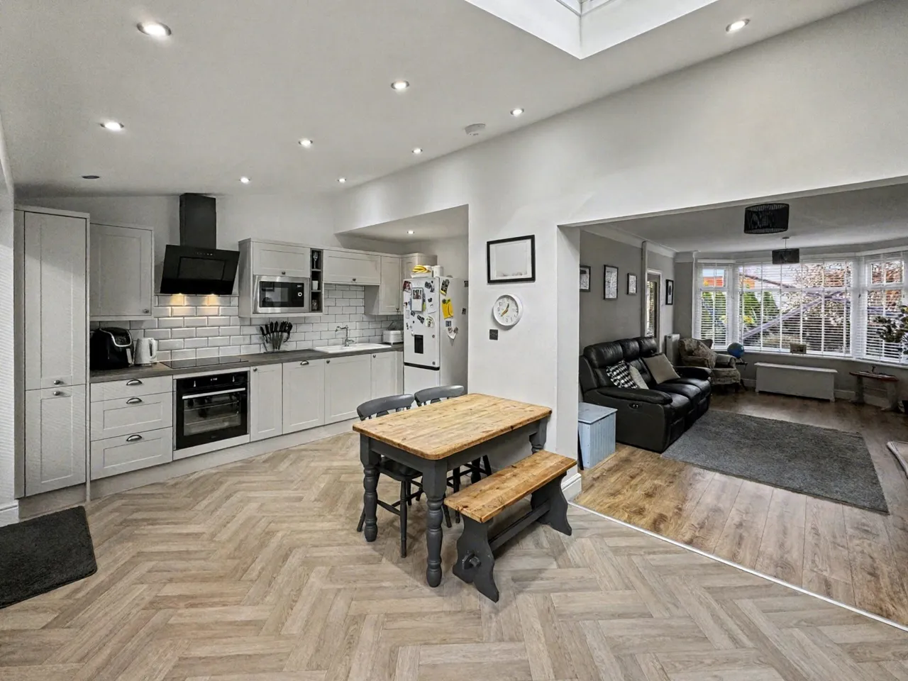 Buckingham Avenue, Whitefield, M45, photo 3