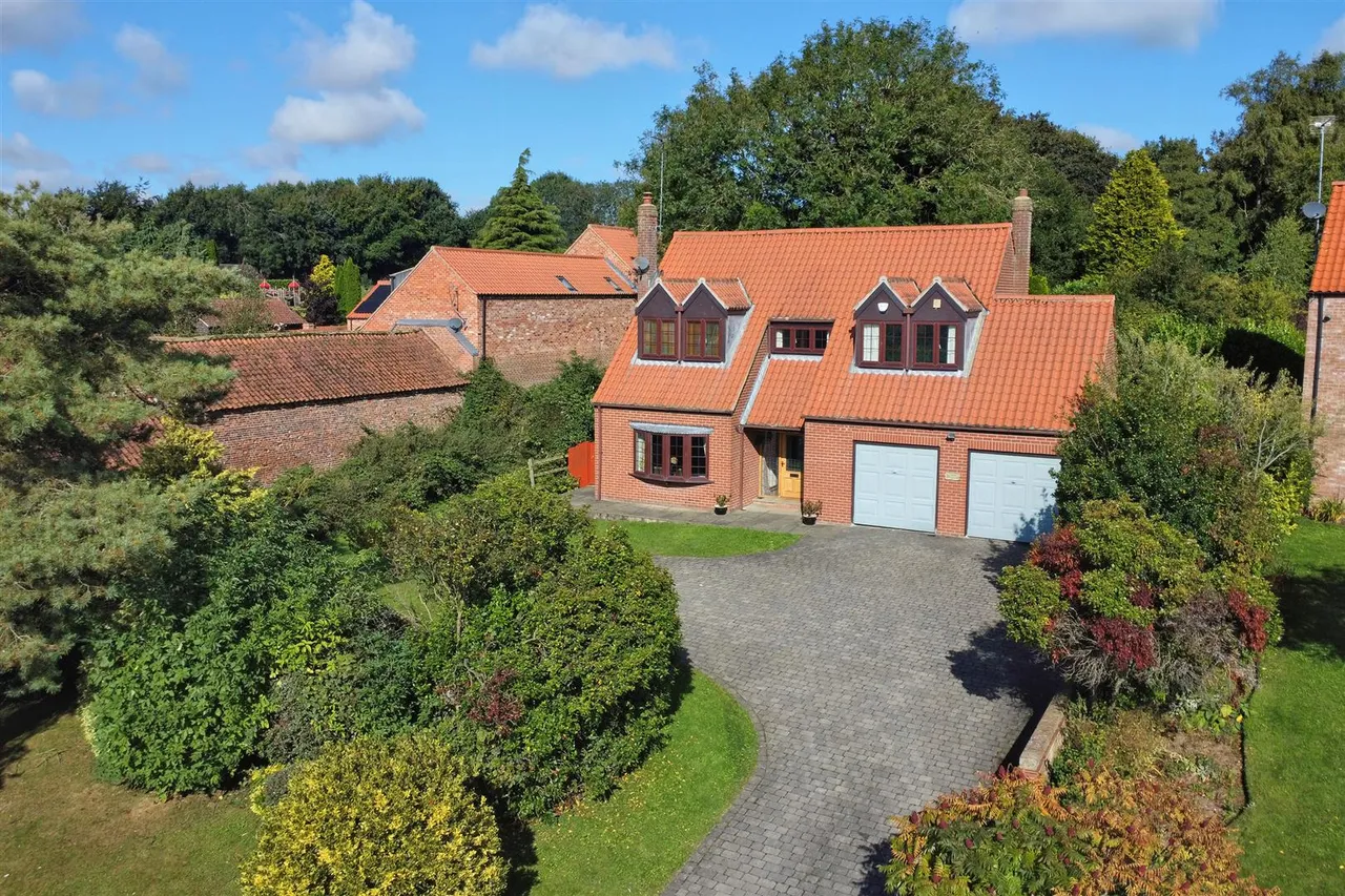 5 bed house for sale — Main Street, Etton