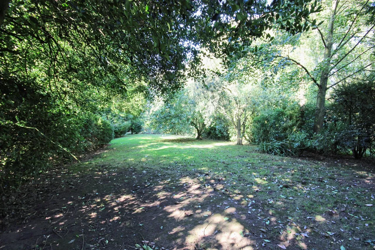 Main Street, Etton, photo 26