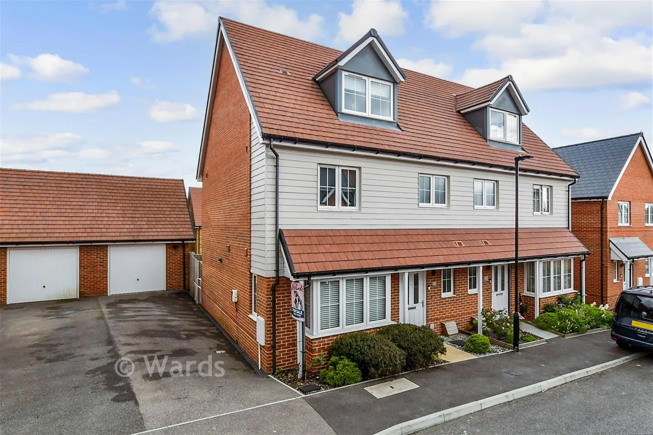 4 bed house for sale, Honeysuckle Way, Coxheath, ME17