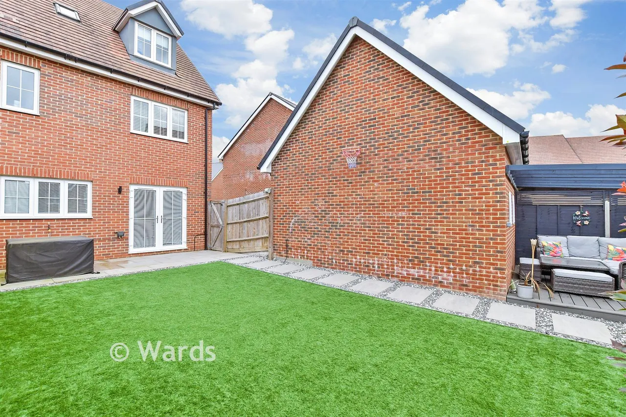 Honeysuckle Way, Coxheath, ME17, photo 6
