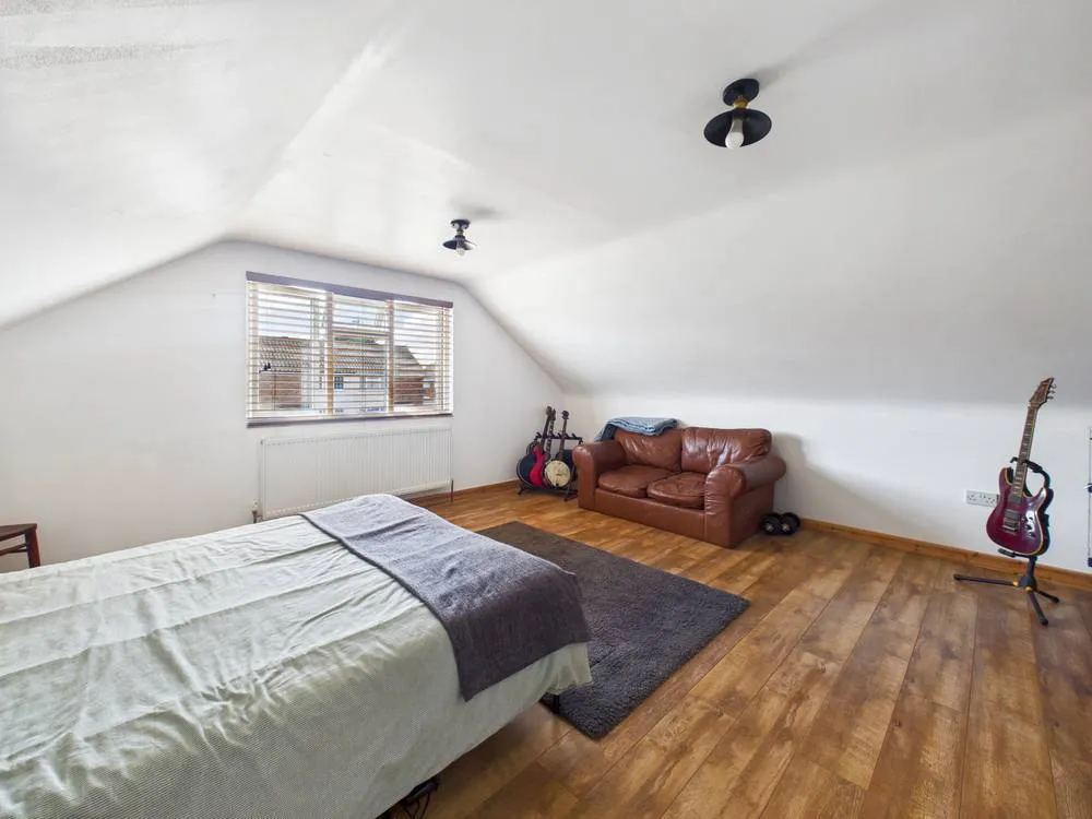 Cloes Lane, Clacton-on-Sea, CO16, photo 23