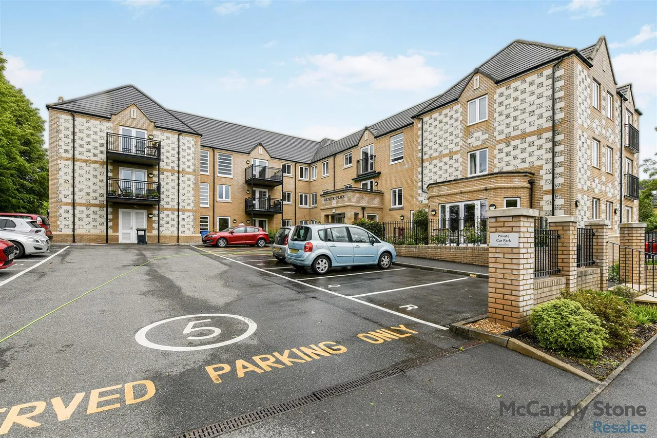 Hart Close, Wilton, SP2, photo 18