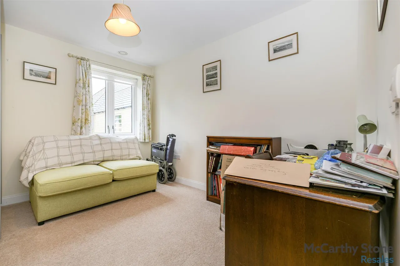 Hart Close, Wilton, SP2, photo 8