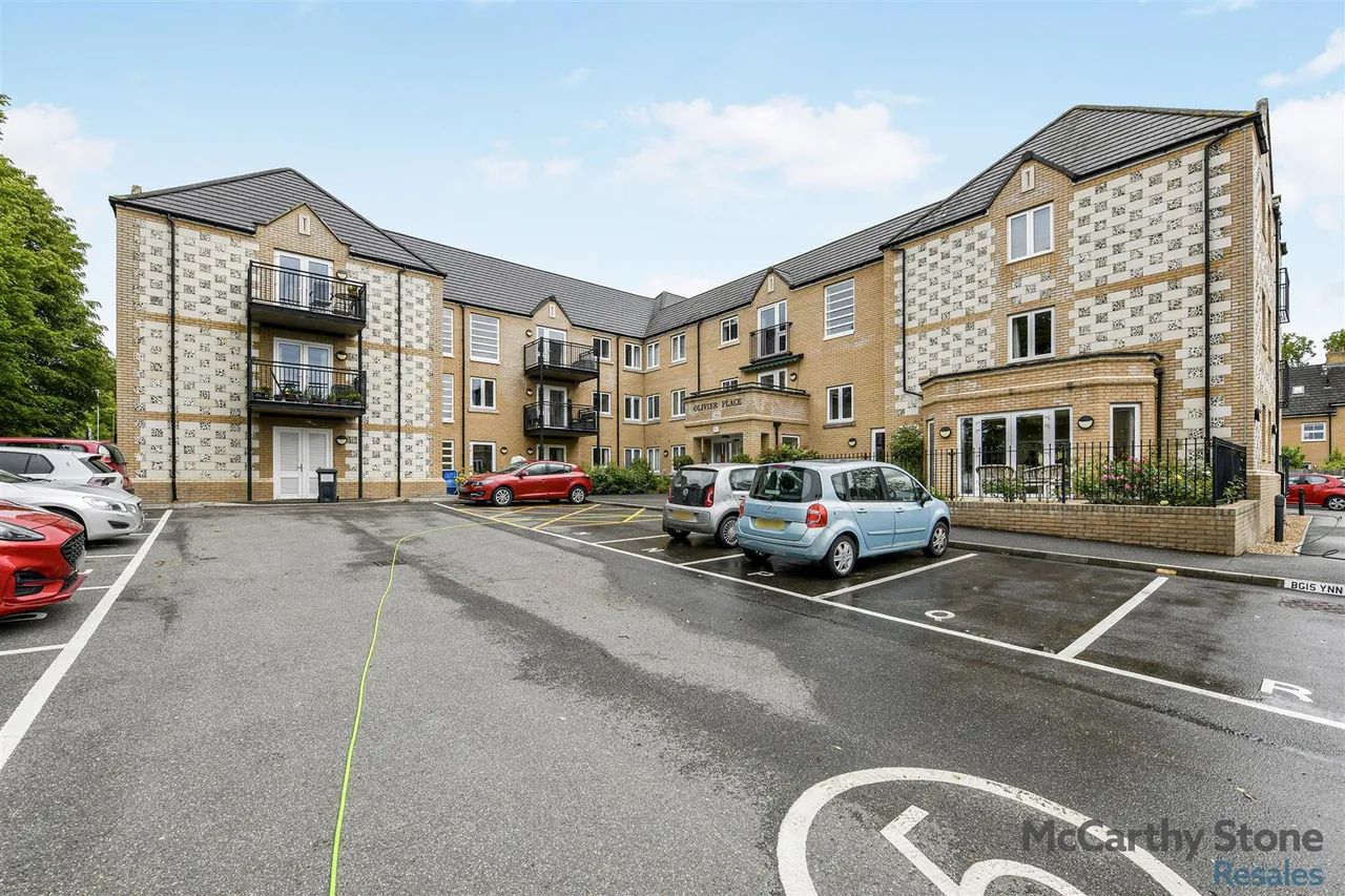 Hart Close, Wilton, SP2, photo 17