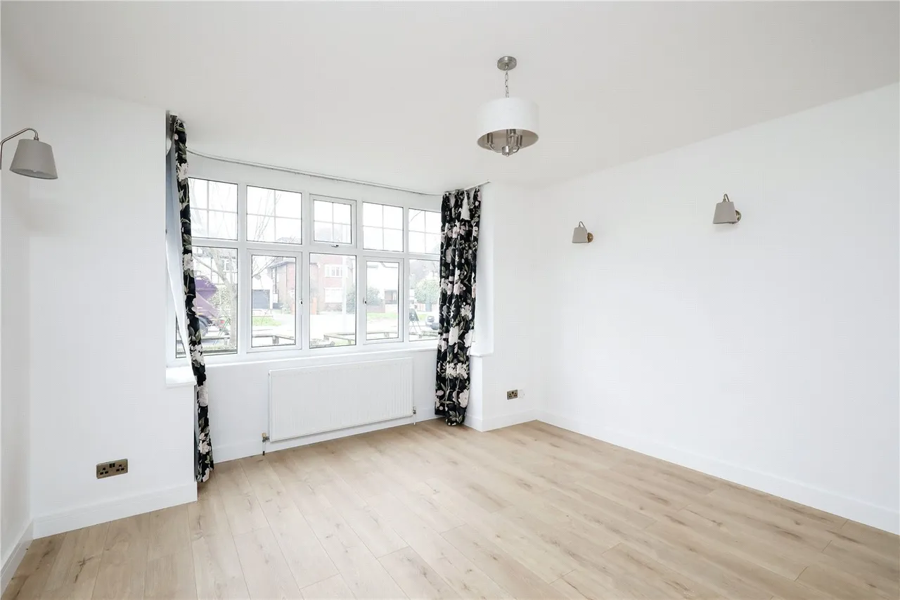 Gunnersbury Avenue, London, W5, photo 7