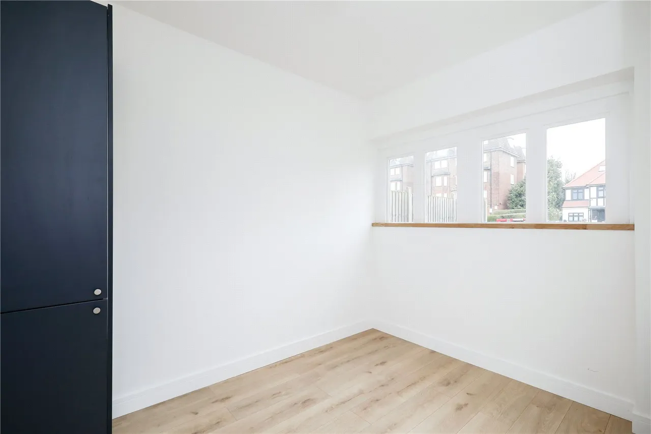 Gunnersbury Avenue, London, W5, photo 5