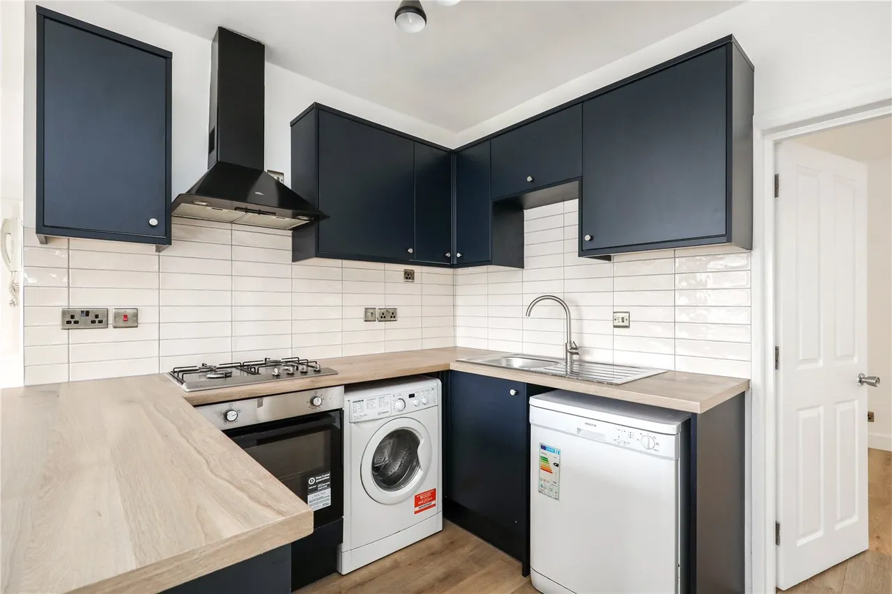 2 bed flat for sale — Gunnersbury Avenue, London, W5