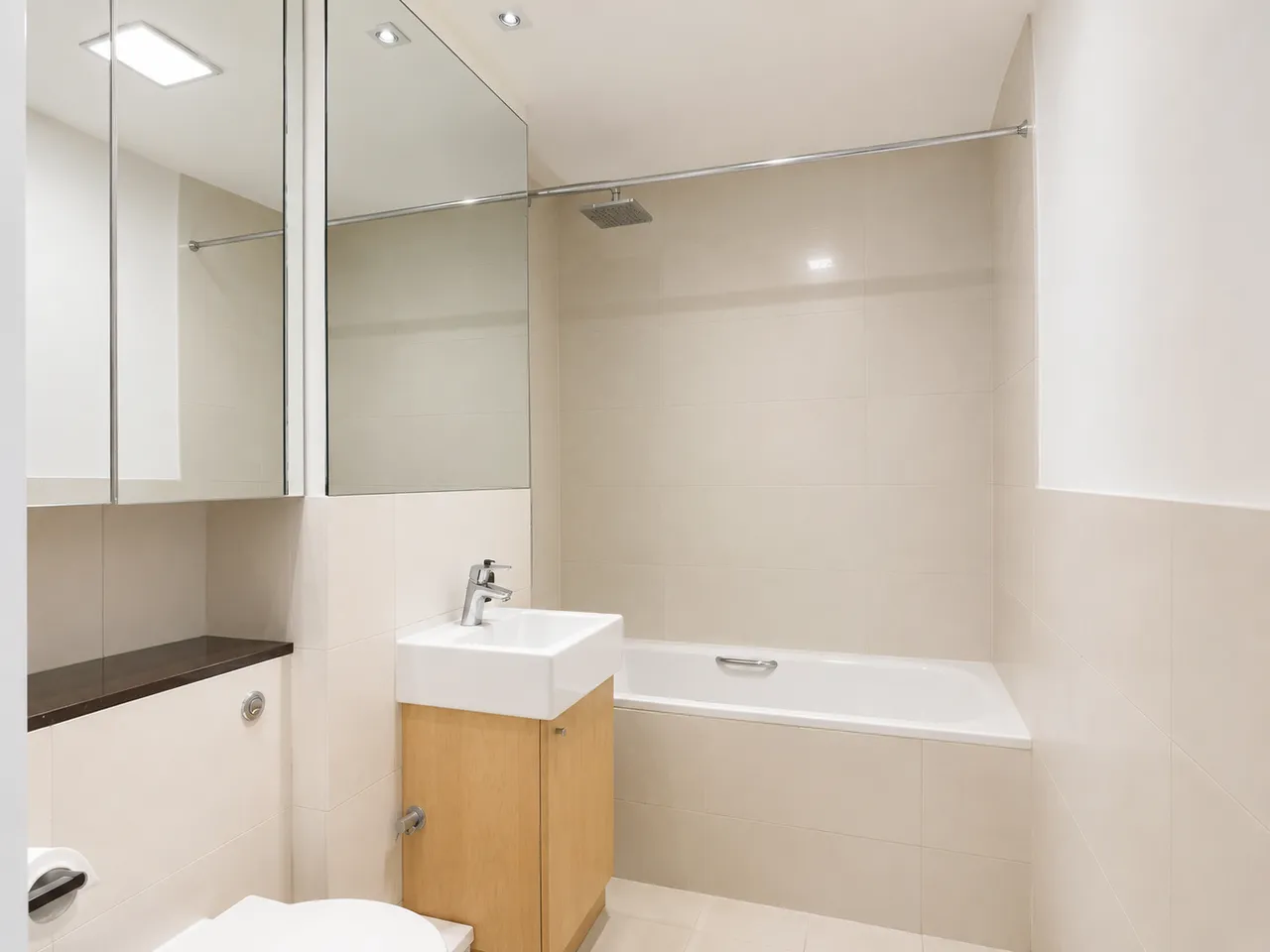 Hanover House, St. George Wharf, SW8, photo 11
