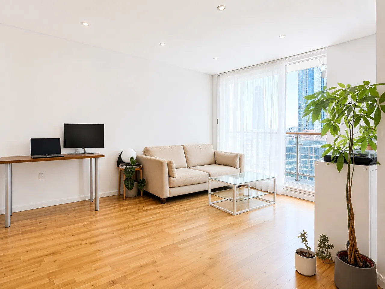 Hanover House, St. George Wharf, SW8, photo 2