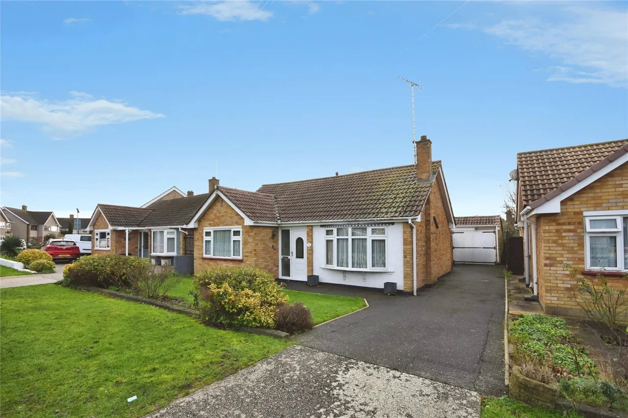 2 bed house for sale — Tavistock Road, Springfield, Chelmsford, Essex, CM1