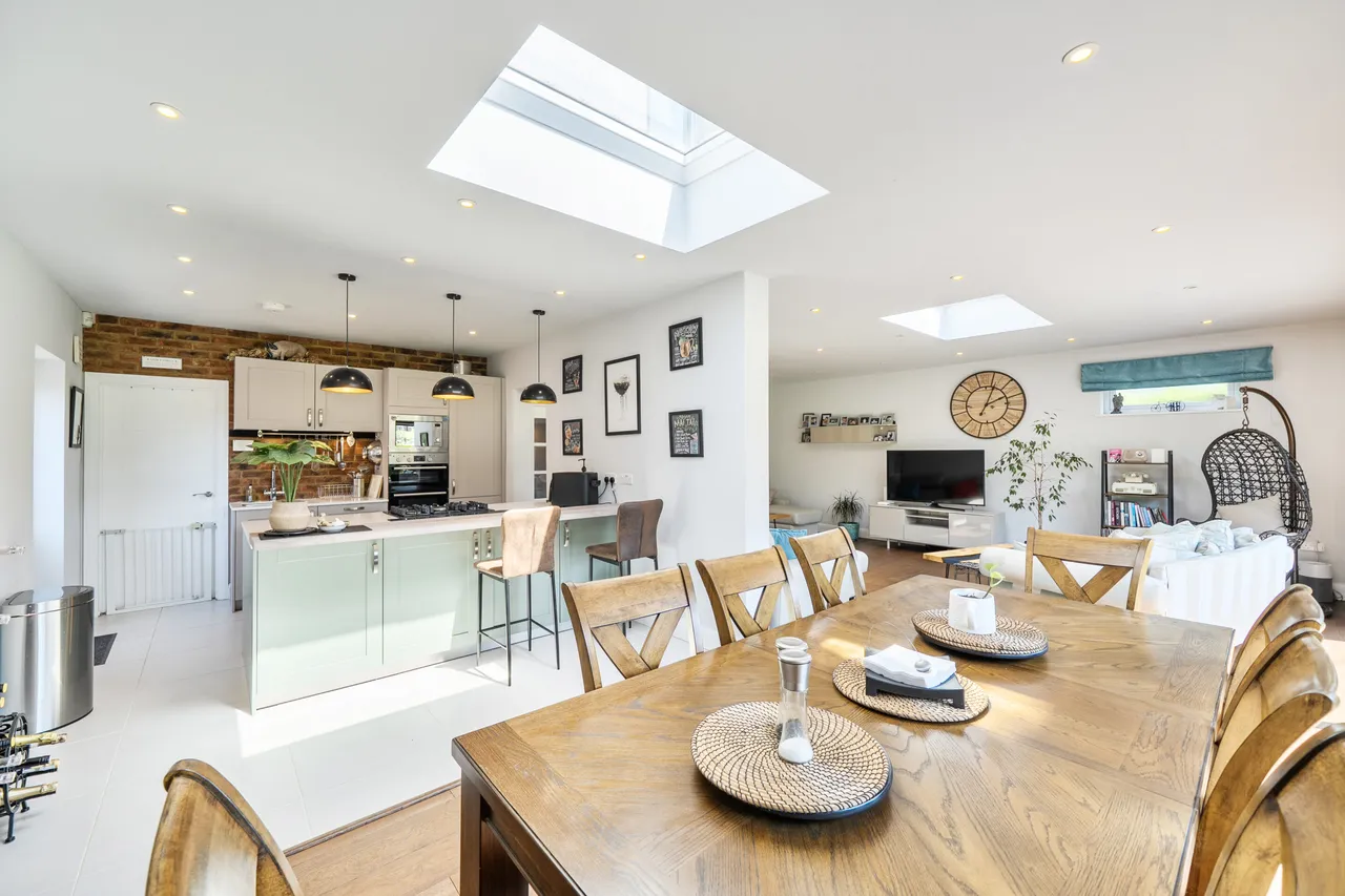 Kenbury Close, Ickenham, UB10, photo 3
