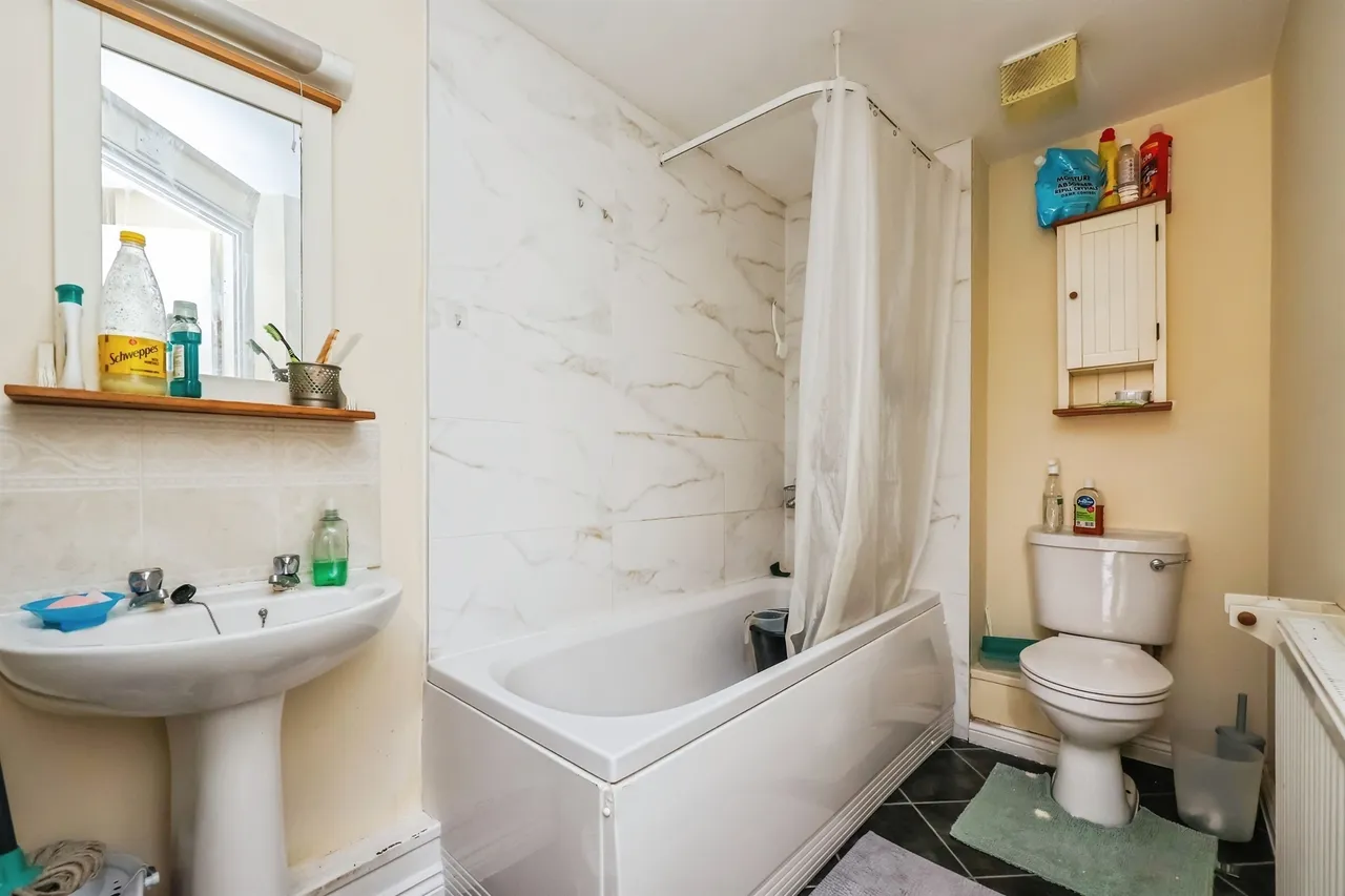 Bodill Gardens, Hucknall, NG15, photo 6