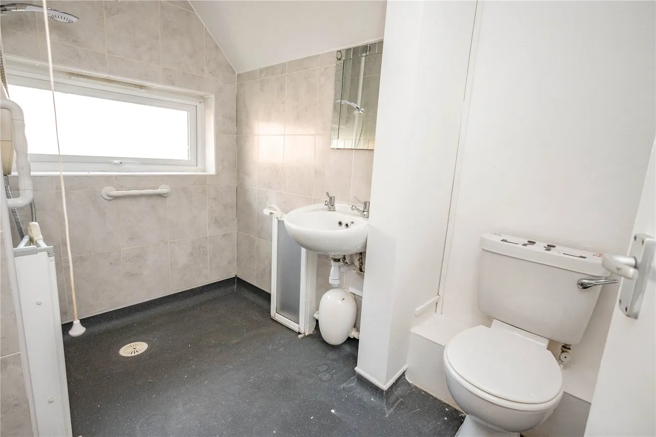 Perryfields Crescent, Bromsgrove, Worcestershire, B61 8ST, photo 9
