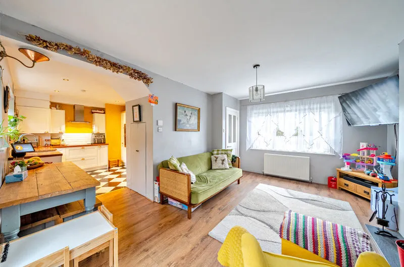 3 bed house for sale — Downsway, Whyteleafe CR3 0EU