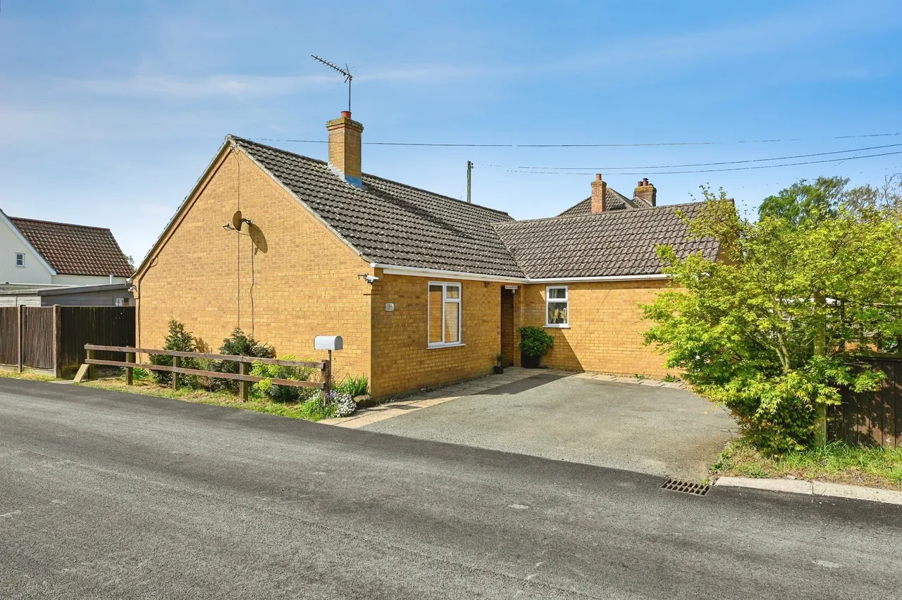 3 bed house for sale — Wretton Road, Stoke Ferry, King's Lynn
