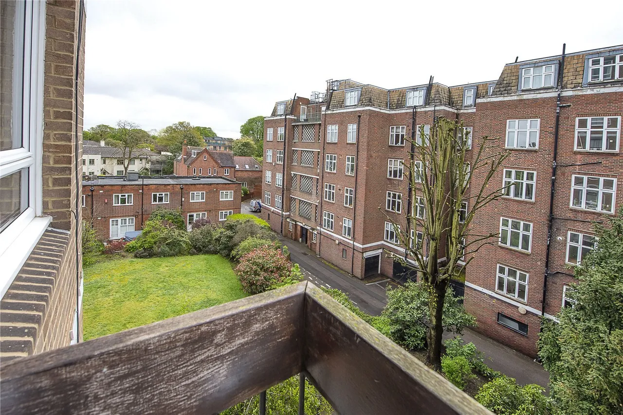 Putney Hill, London, SW15, photo 9