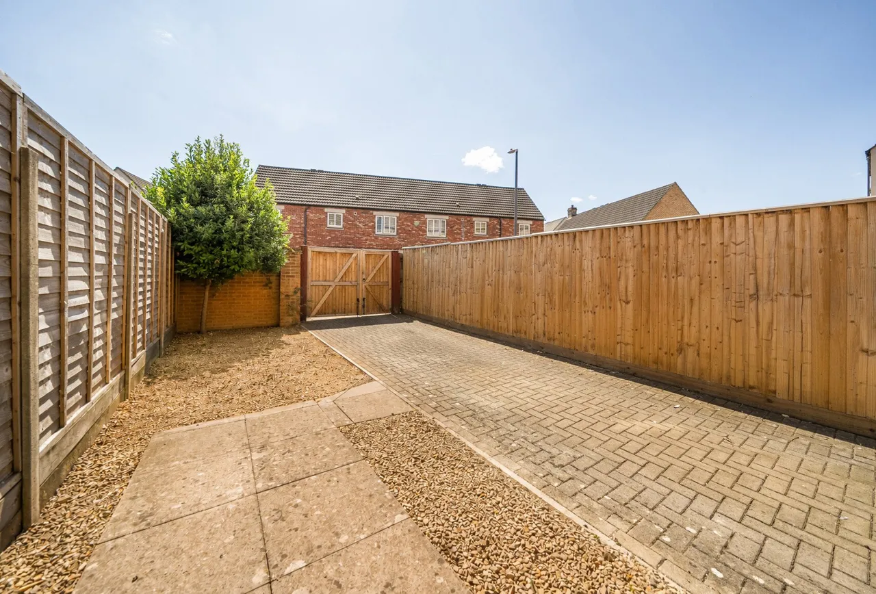 Castle Court, Gloucestershire, Stoke Gifford, BS34 8RF, photo 15