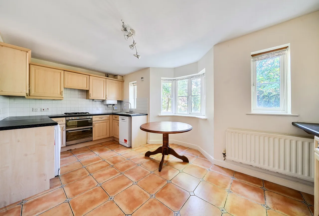 Castle Court, Gloucestershire, Stoke Gifford, BS34 8RF, photo 4