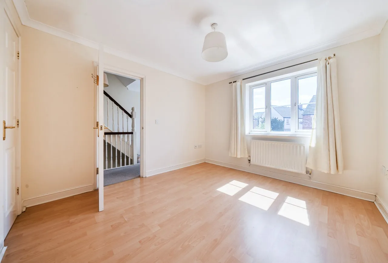 Castle Court, Gloucestershire, Stoke Gifford, BS34 8RF, photo 9