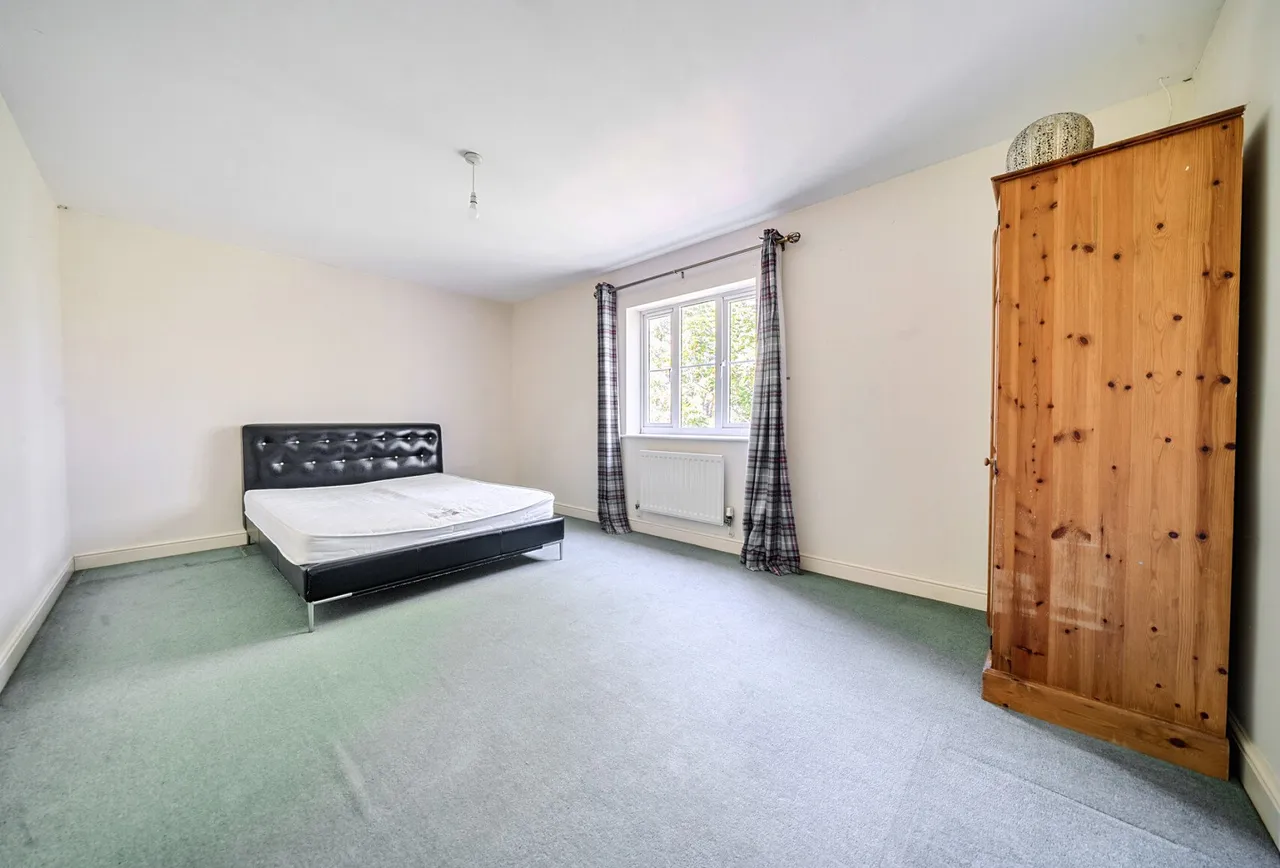 Castle Court, Gloucestershire, Stoke Gifford, BS34 8RF, photo 11