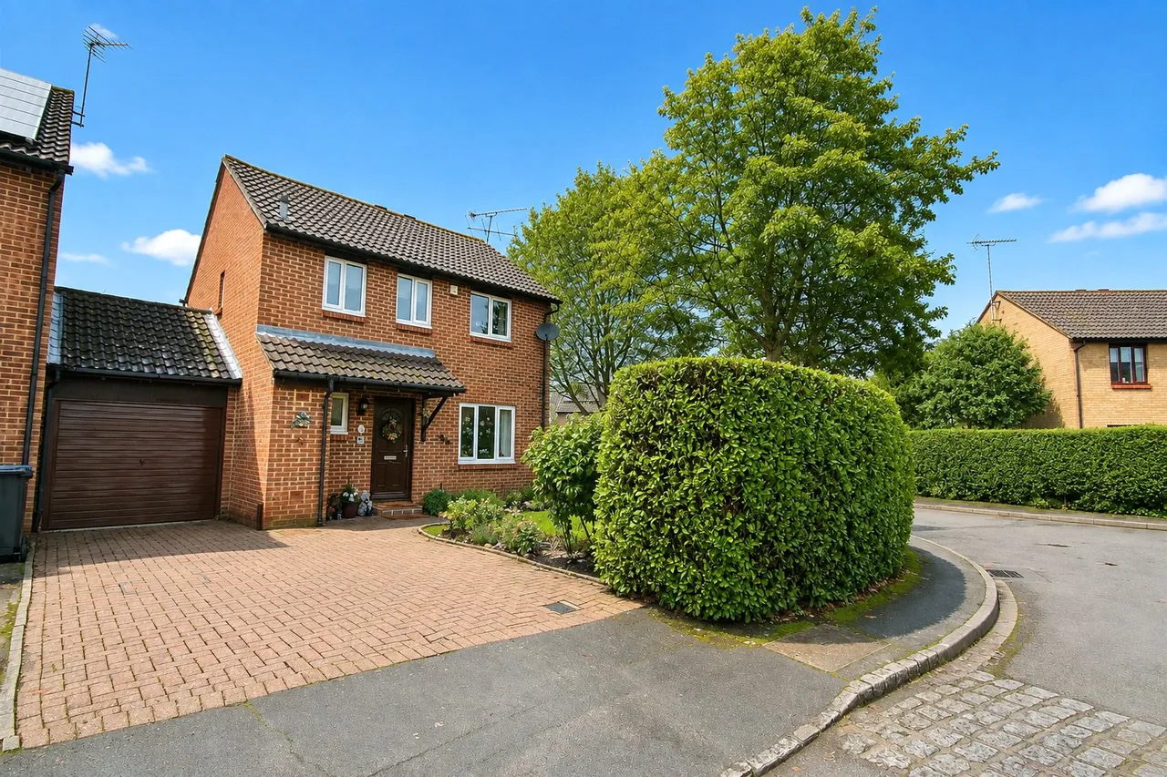 3 bed house for sale, Alterton Close, Goldsworth Park, GU21