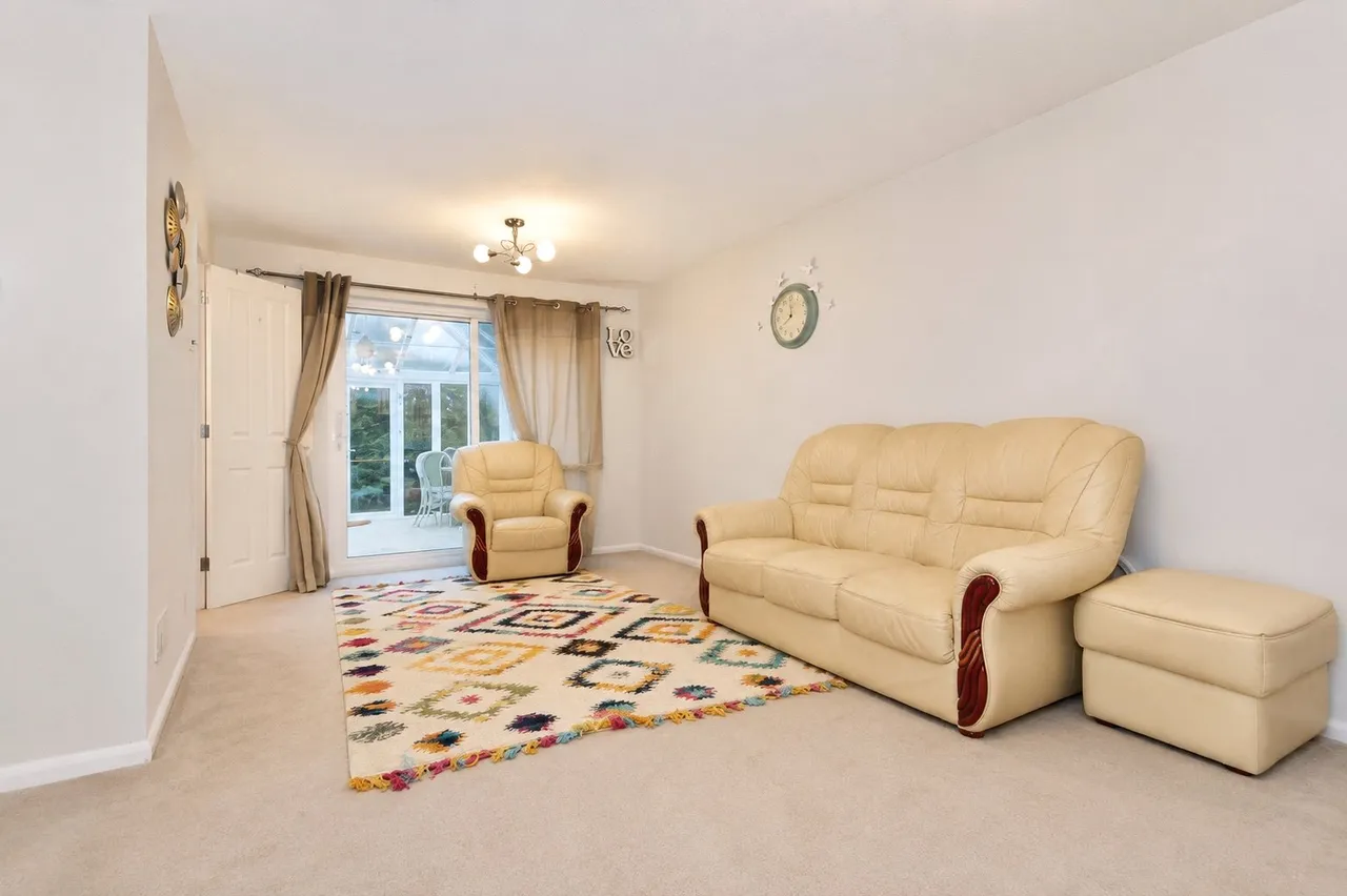 Alterton Close, Goldsworth Park, GU21, photo 4