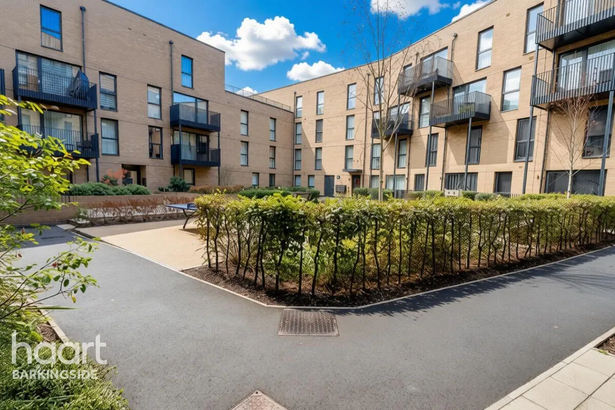 Manford Way, Chigwell, IG7, photo 22