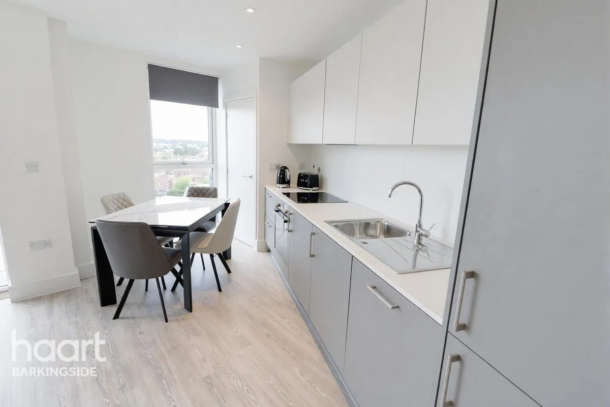 Manford Way, Chigwell, IG7, photo 9