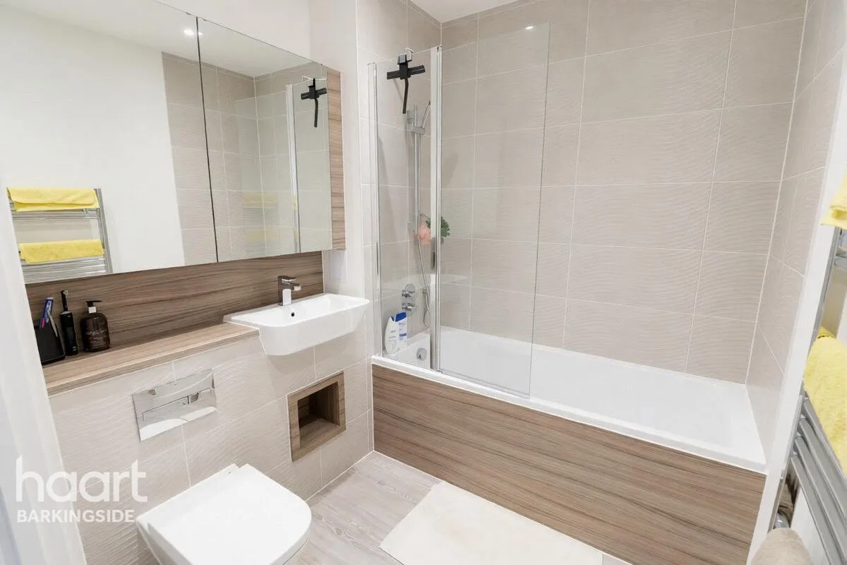 Manford Way, Chigwell, IG7, photo 15