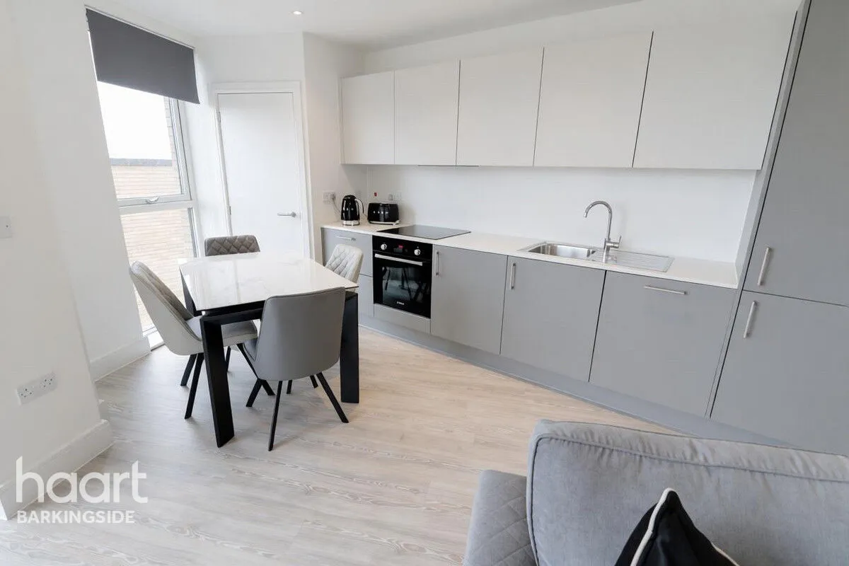 Manford Way, Chigwell, IG7, photo 4