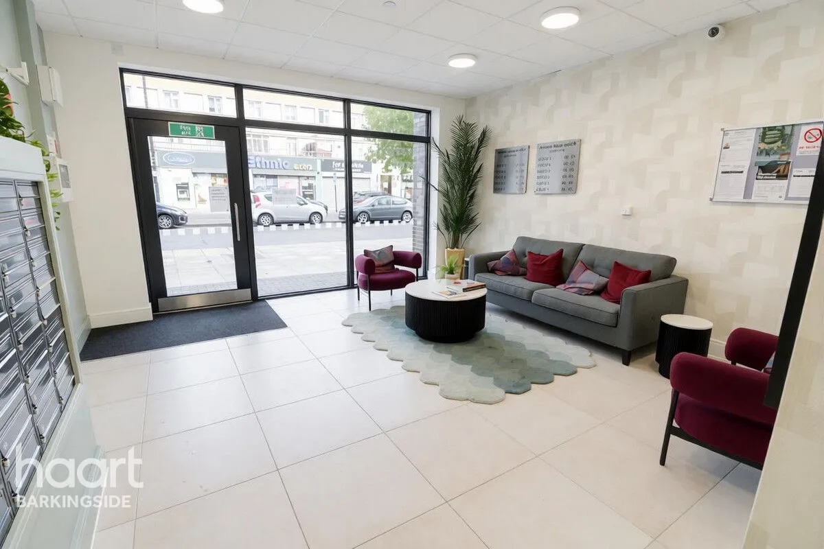 Manford Way, Chigwell, IG7, photo 17