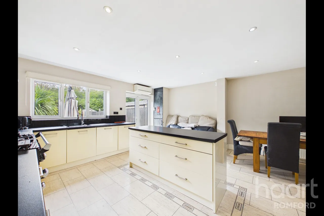 Bridport Avenue, Romford, RM7, photo 10