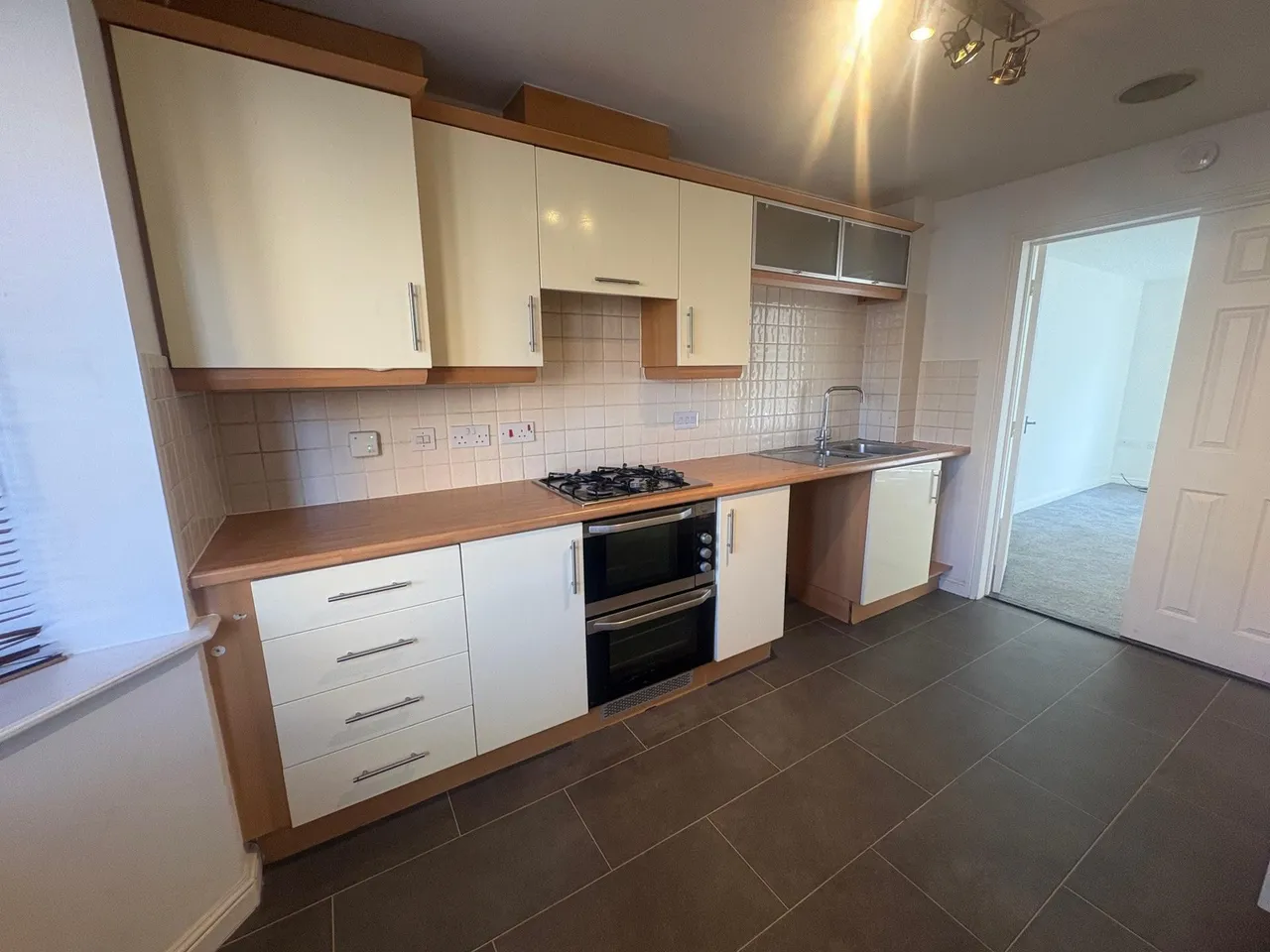 Newbury Close, Oakley Vale, NN18, photo 2