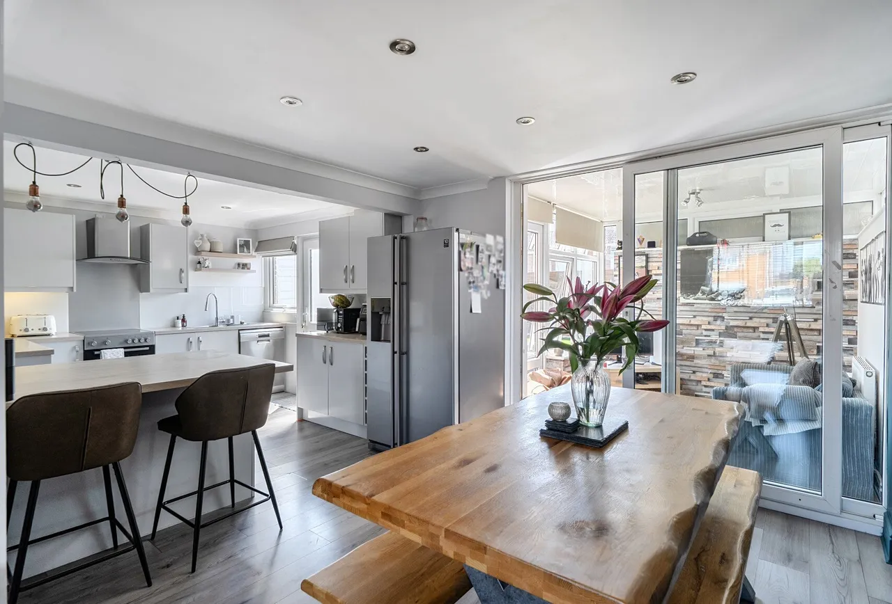 3 bed house for sale — North Road, Gloucestershire, Winterbourne, BS36 1PT