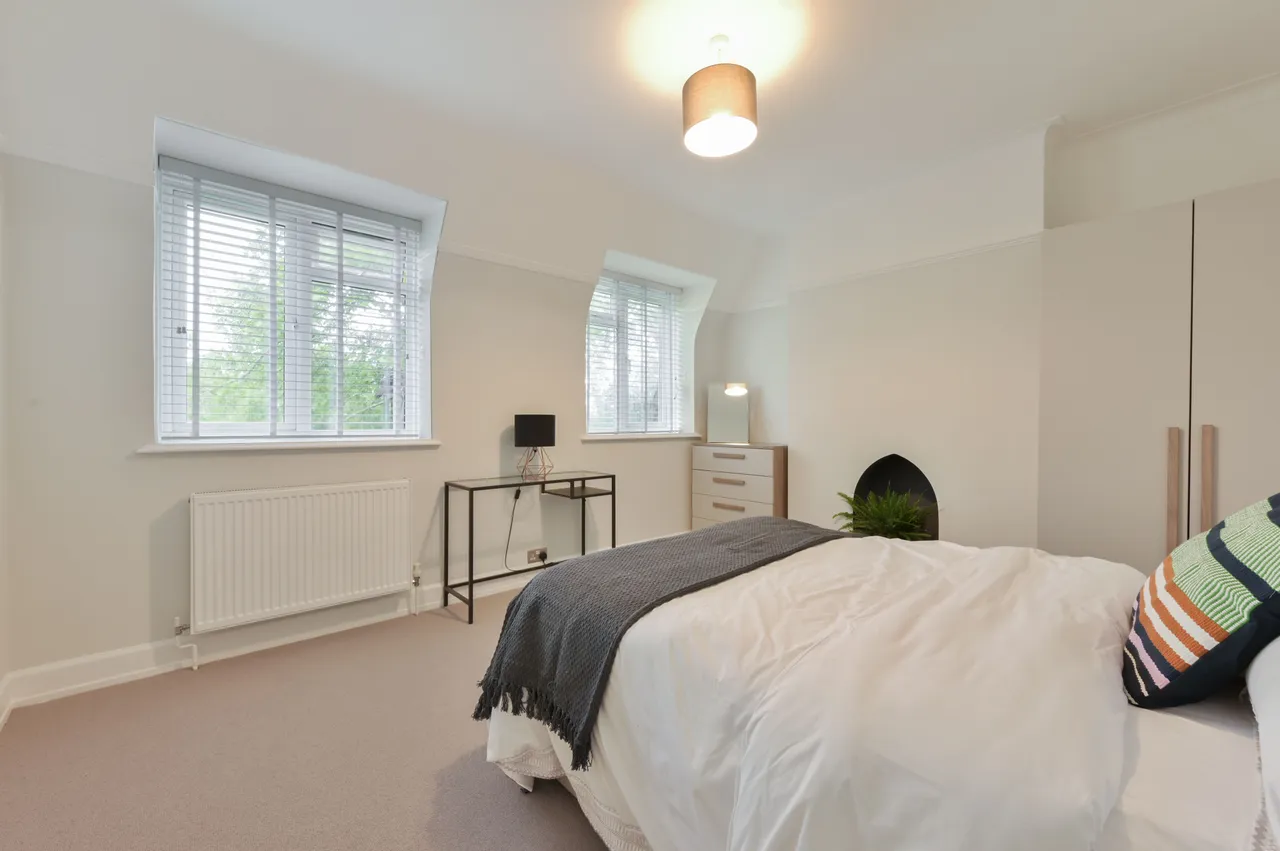 Flat F, 72 Chiswick High Road, London, photo 12