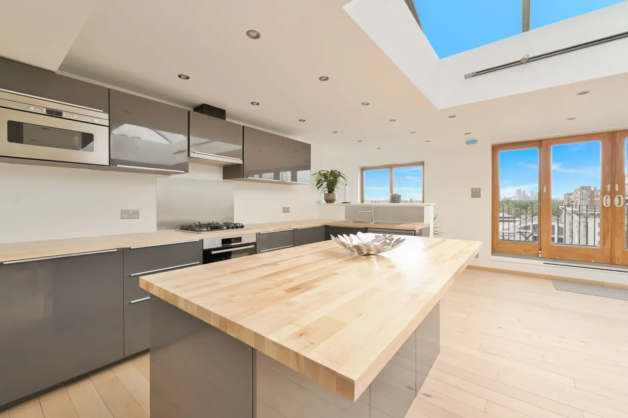Flat F, 72 Chiswick High Road, London, photo 6