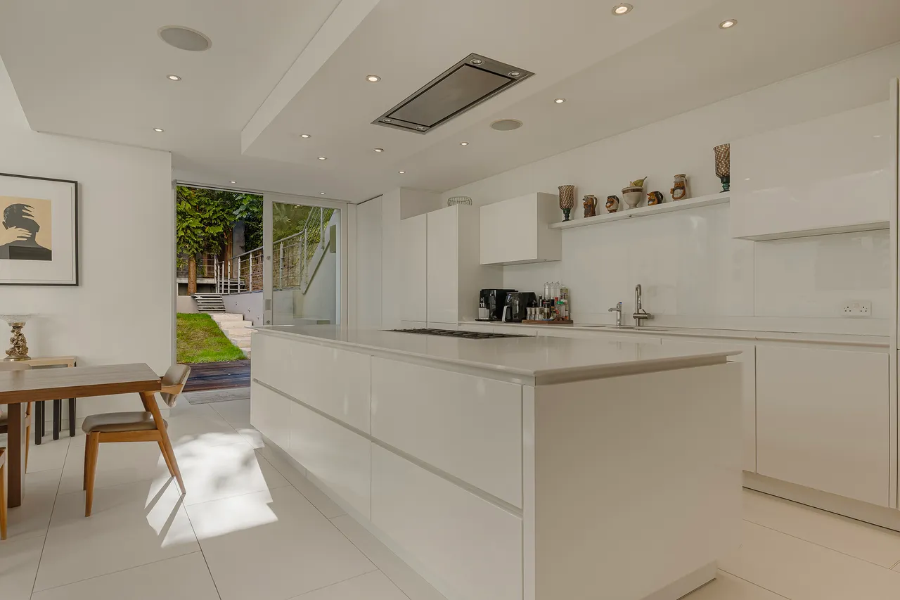 Lancaster Drive, Belsize Park, London, photo 10