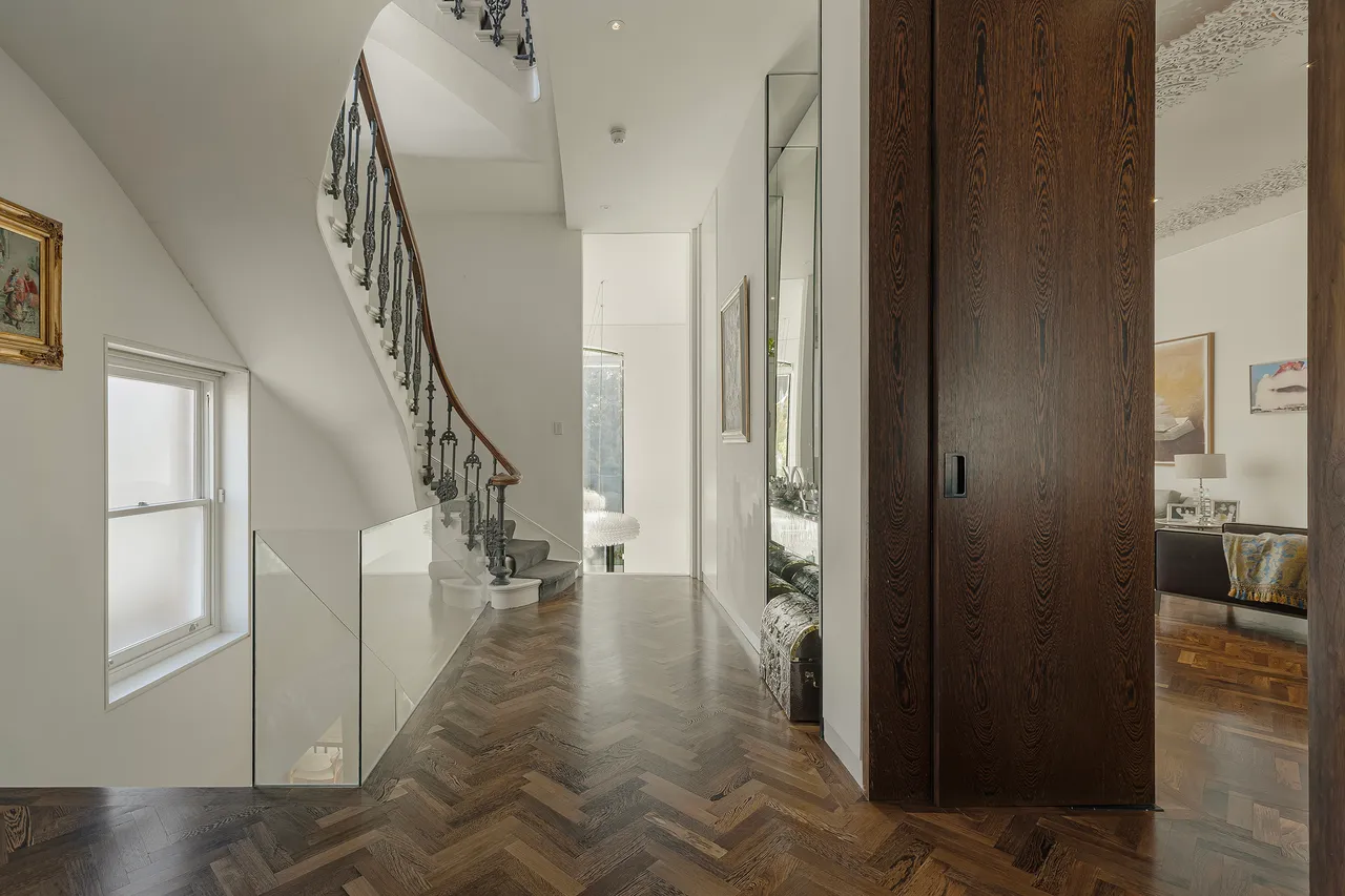 Lancaster Drive, Belsize Park, London, photo 6