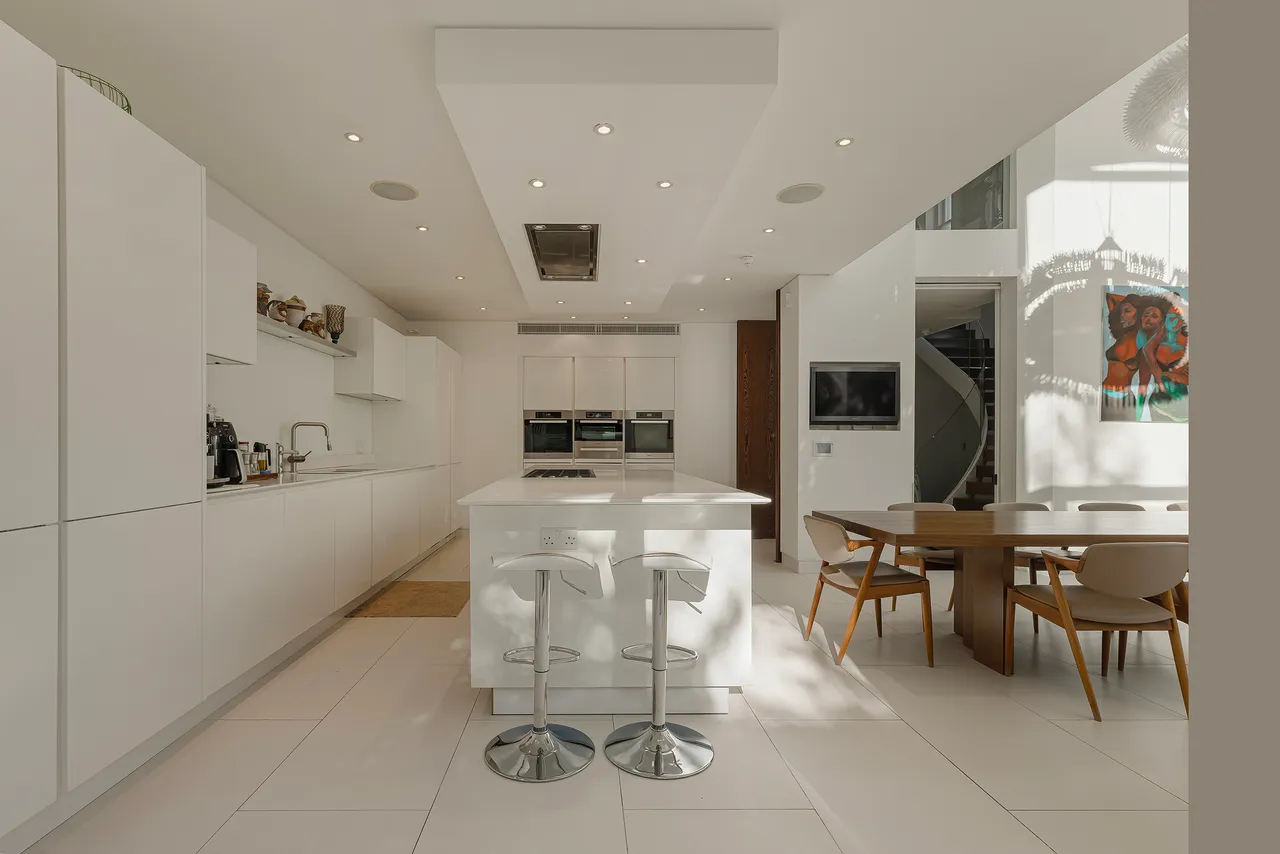 Lancaster Drive, Belsize Park, London, photo 11