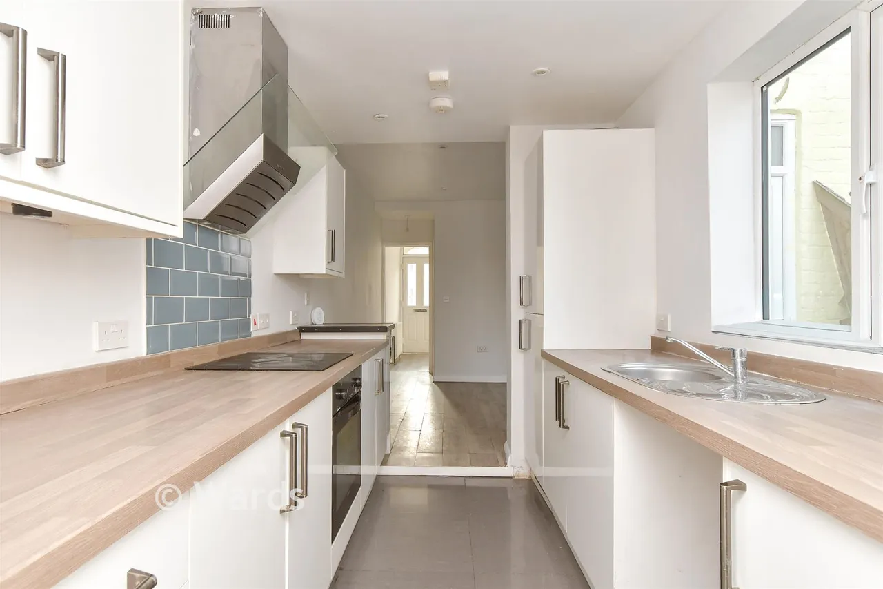 Longfellow Road, Gillingham, ME7, photo 2
