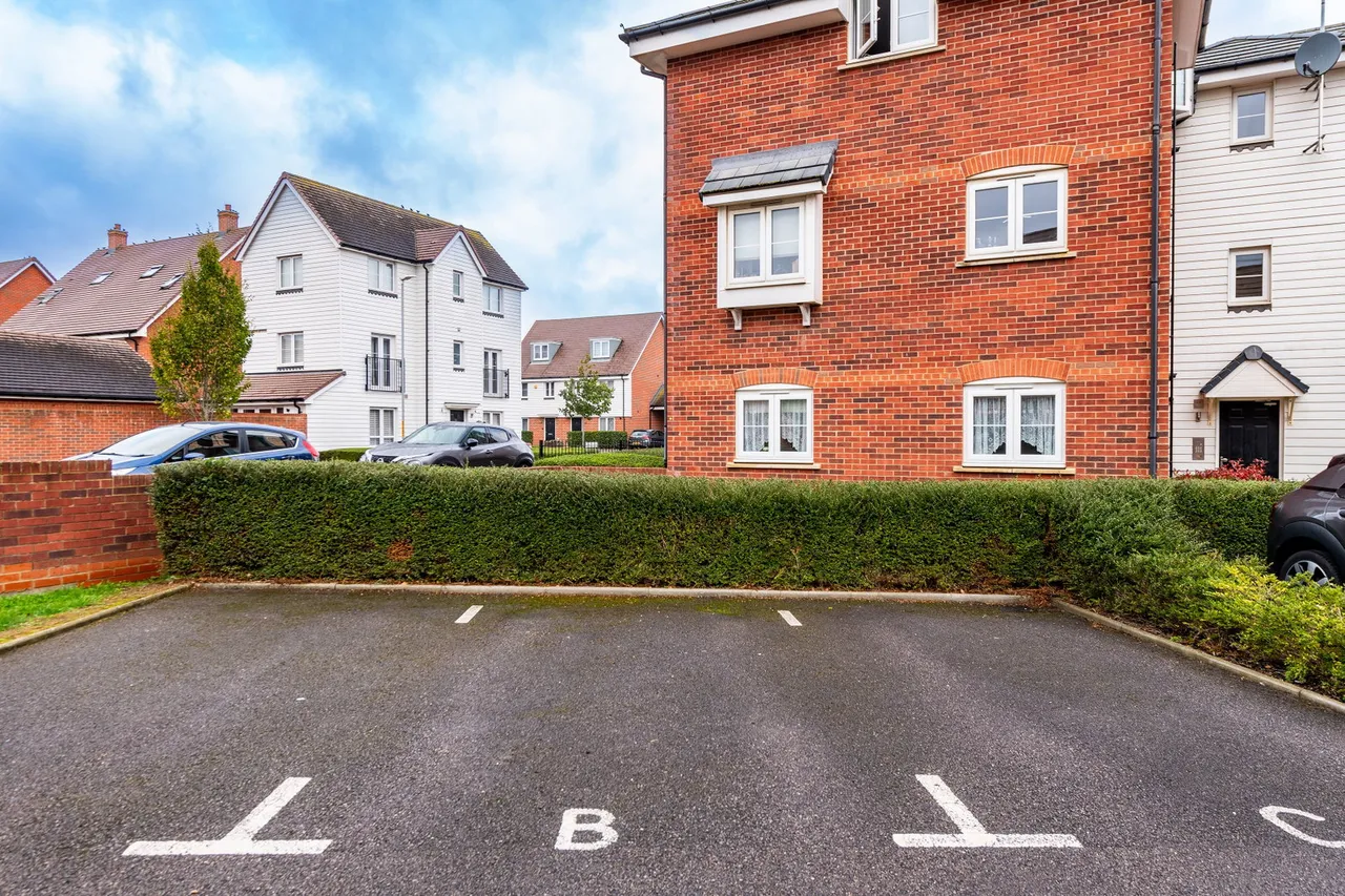 Edmett Way, Langley, photo 11