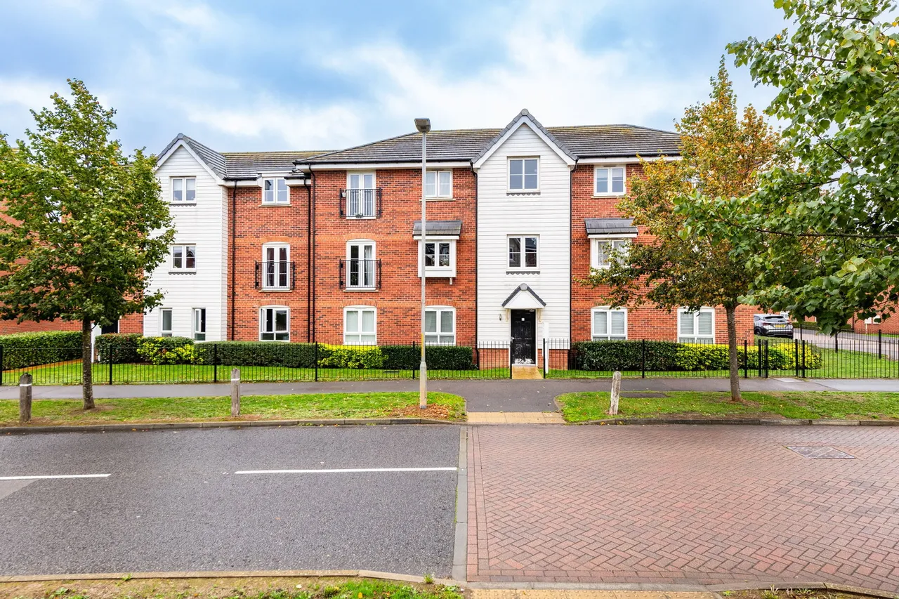 Edmett Way, Langley, photo 10