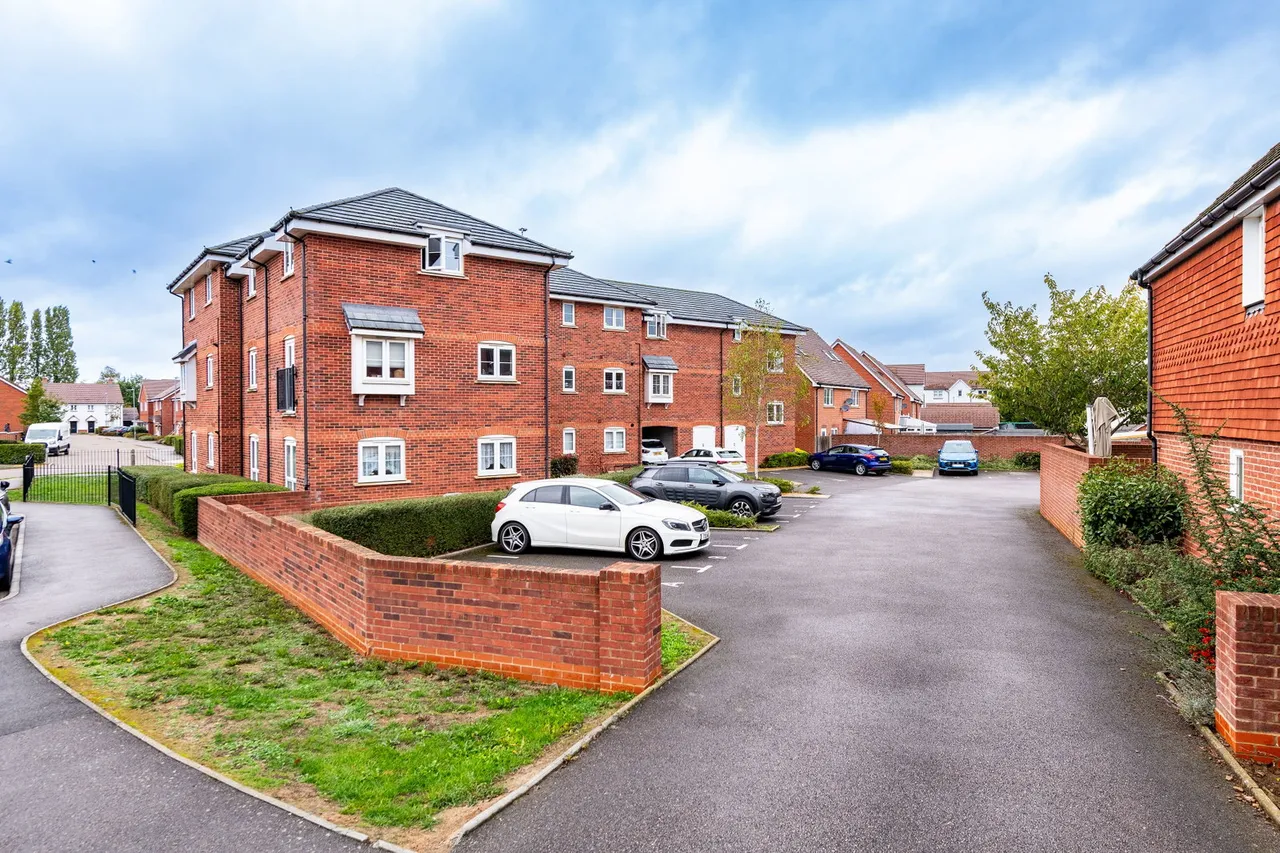 Edmett Way, Langley, photo 12